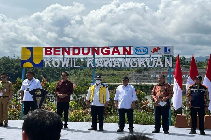 Jokowi Resmikan Bendungan...