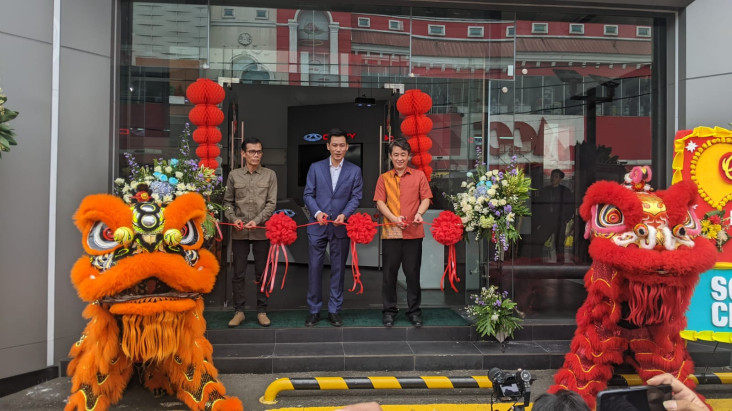 Chery Resmi Buka Diler...