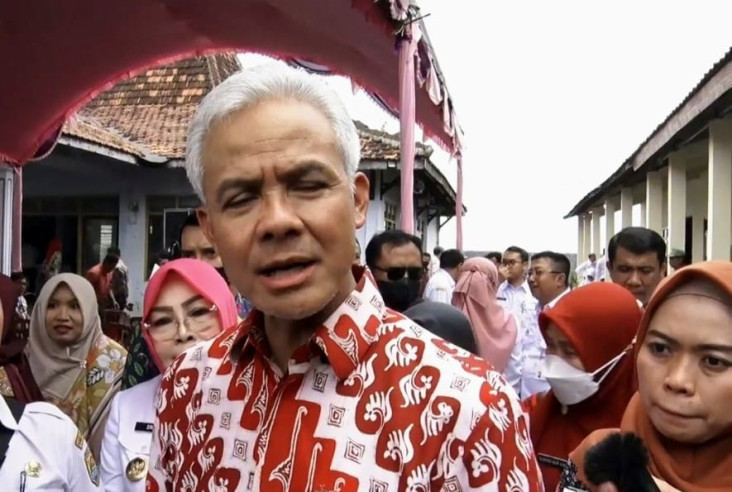 Ganjar Izinkan Bupati...