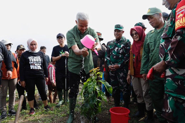Ganjar Bareng Warga...
