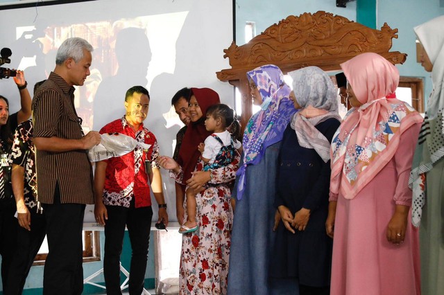 Gunting Stunting, Ganjar...
