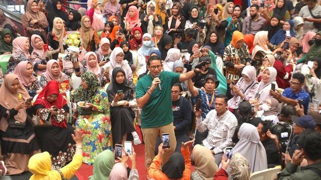 Sandiaga Uno Hidupkan...