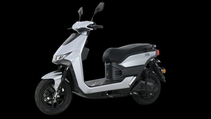 Barisan Motor Listrik...