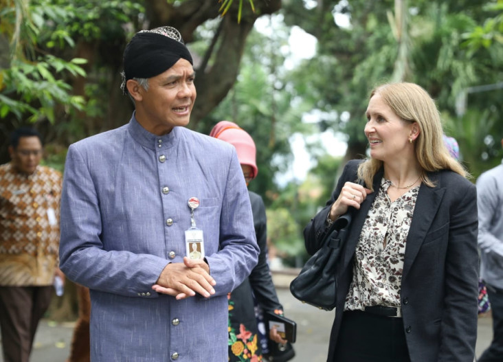 Ganjar Terima Kunjungan...