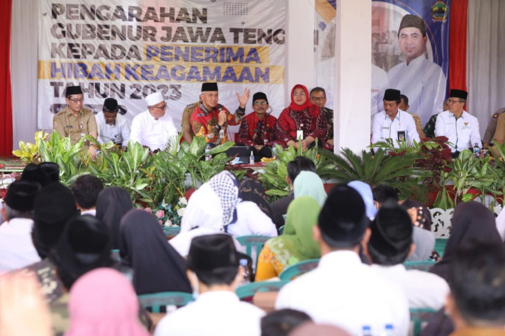 Tingkatkan Pendidikan...