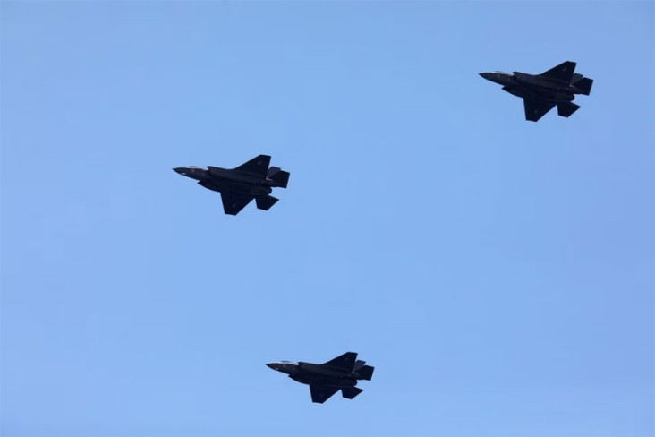 Jet Tempur Israel Gempur...