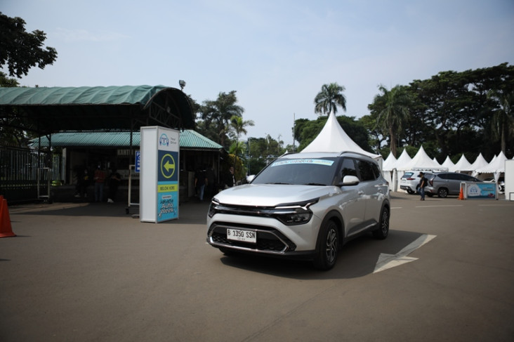 Tak Hanya Jajal Mobil...