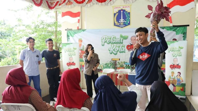 Mencukupi Kebutuhan...