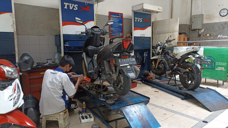 Mudik Naik Motor TVS,...