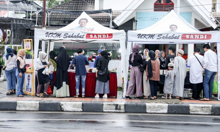 Lewat Bazar Ramadan,...