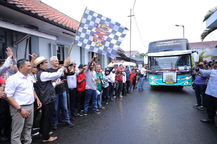 Lepas Mudik Gratis dari...