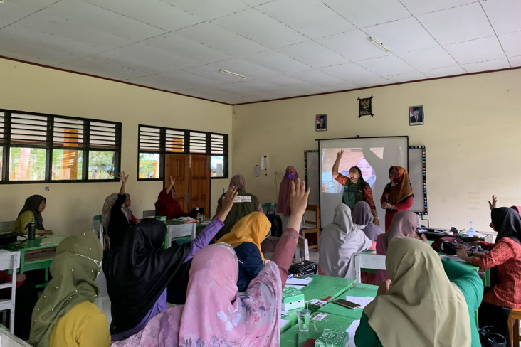 Hadapi Perkembangan...