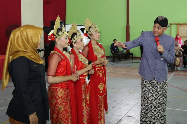 Songsong Indonesia Emas...