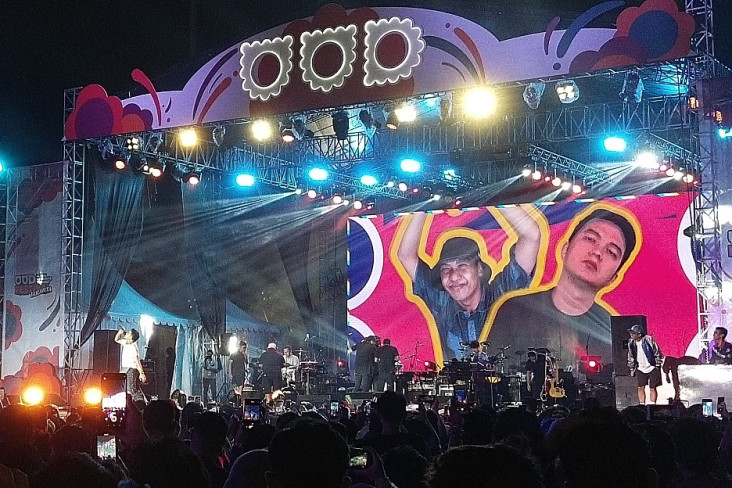 Tampil di Ujung-ujungnya...
