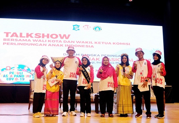 Surabaya Siap Sandang...