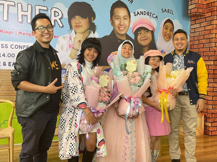 Gandeng 3 Penyanyi Cilik,...