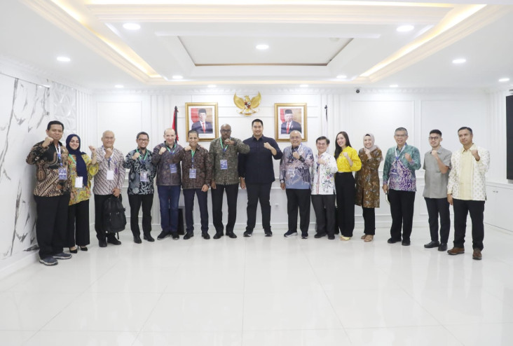 Jajaki Kerja Sama, Menpora...