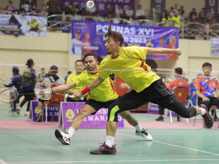 Tim Bulu Tangkis Beregu...