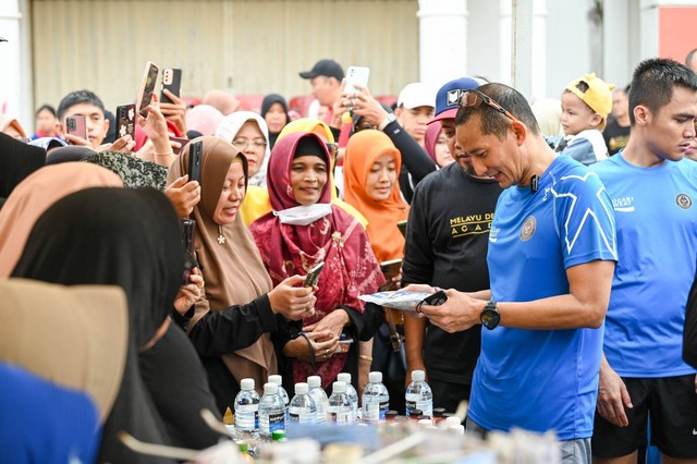 Dengarkan Keluhan Warga,...