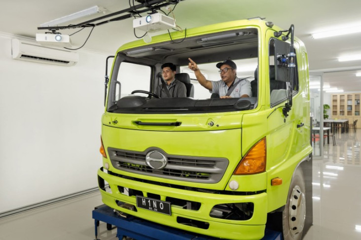 Hino Indonesia Academy,...