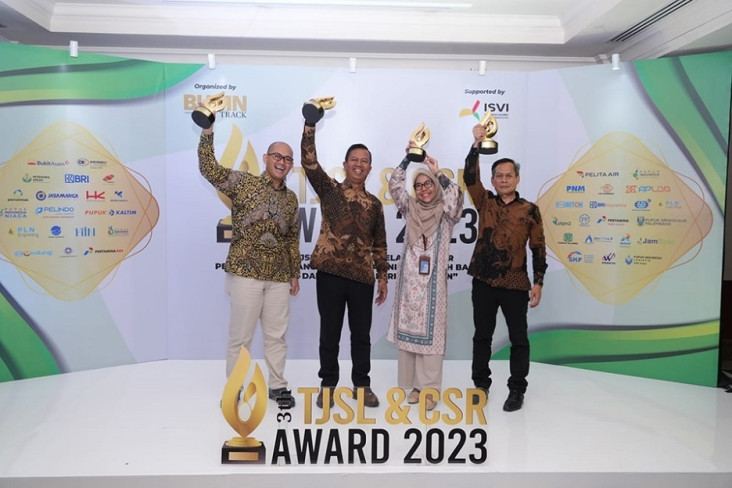 Sukses Terapkan Bisnis...
