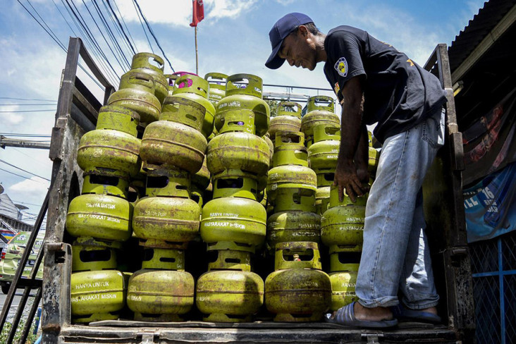 Beli Gas Melon Pakai...