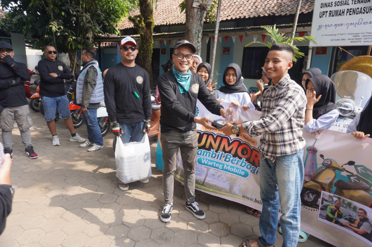Komunitas Vespa Sunmori...