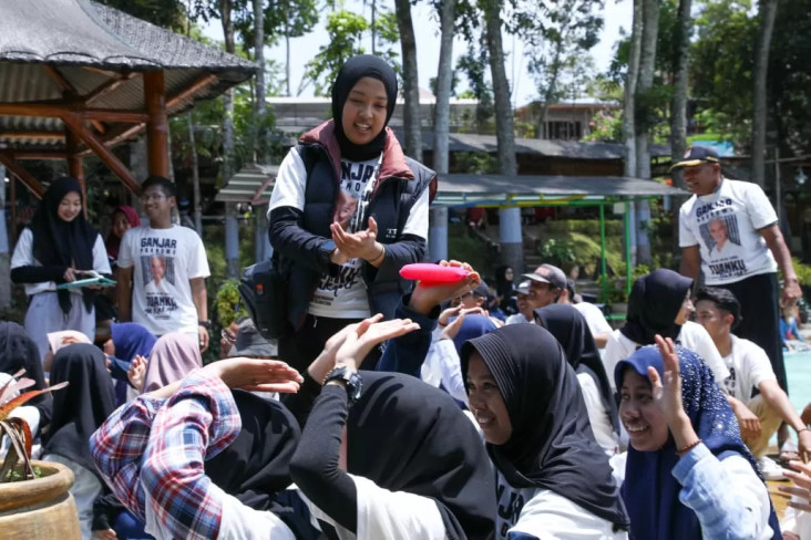 Bangun Karakter Bangsa,...