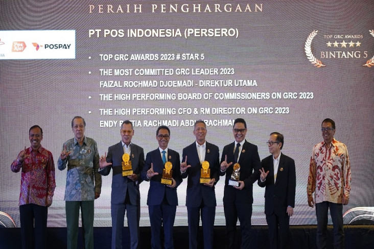 Raih Penghargaan Top...