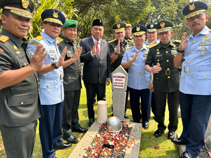 Berikan Doa dan Harapan,...