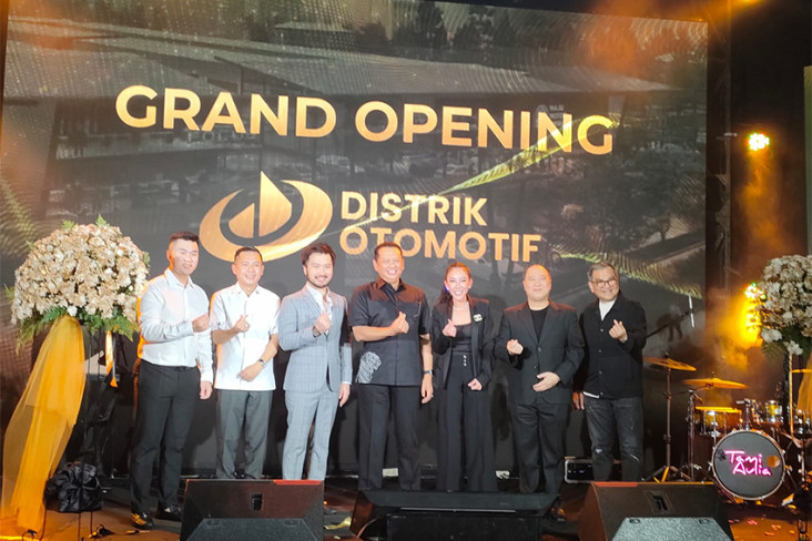 Bamsoet Resmikan Distrik...