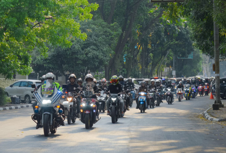 Ratusan Komunitas Motor...