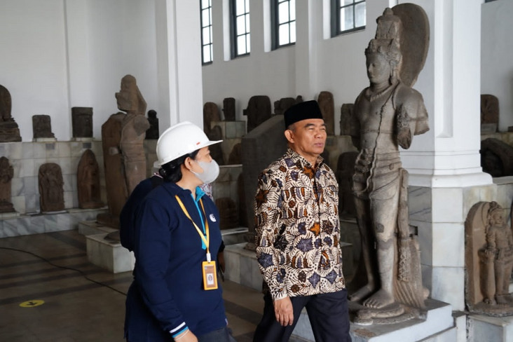 Tinjau Museum Nasional,...