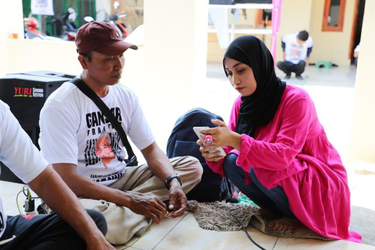Bijak Manfaatkan Media...