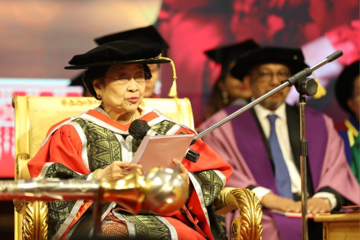 Orasi Ilmiah Megawati...