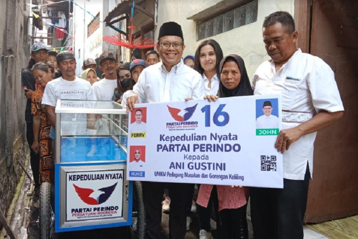 Dibantu Gerobak Perindo,...