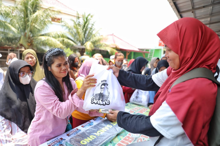 Bantu Ekonomi Rakyat,...