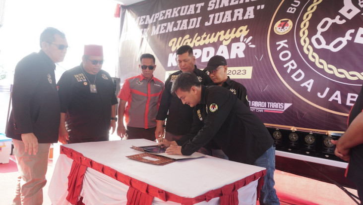 Persempit Ruang Gerak...