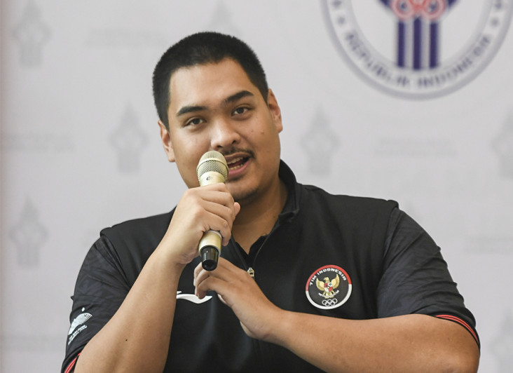 Menpora Dito Gandeng...