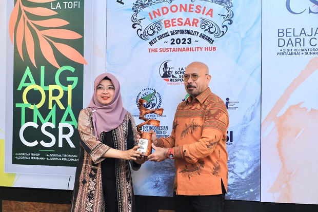 Nicke Widyawati Menjadi...