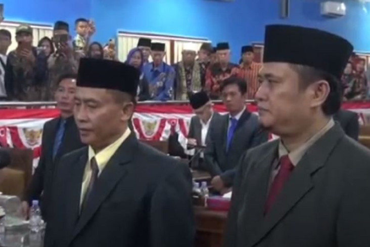 2 Anggota Baru DPRD...