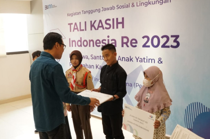 Indonesia Re Beri Bantuan...