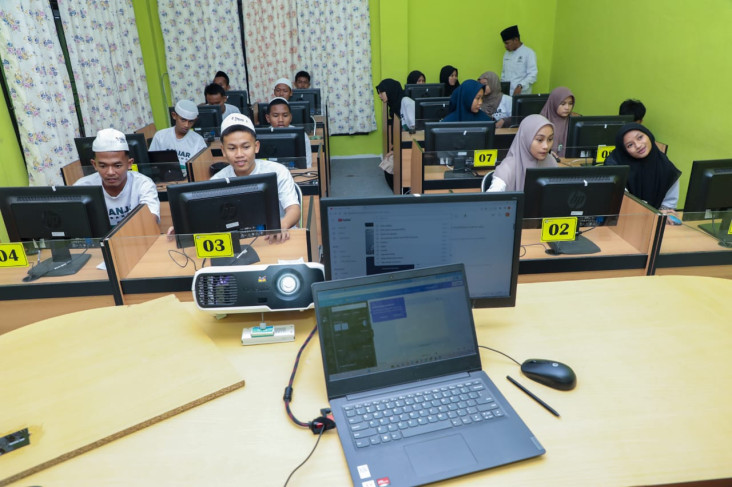 Santri Dukung Ganjar...