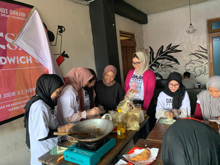 Srikandi Ganjar Gelar...