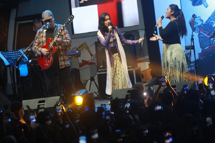 Eva Celia dan MLDJAZZPROJECT...