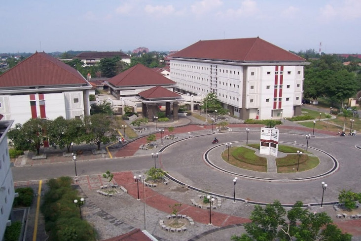 20 Universitas Terbaik...