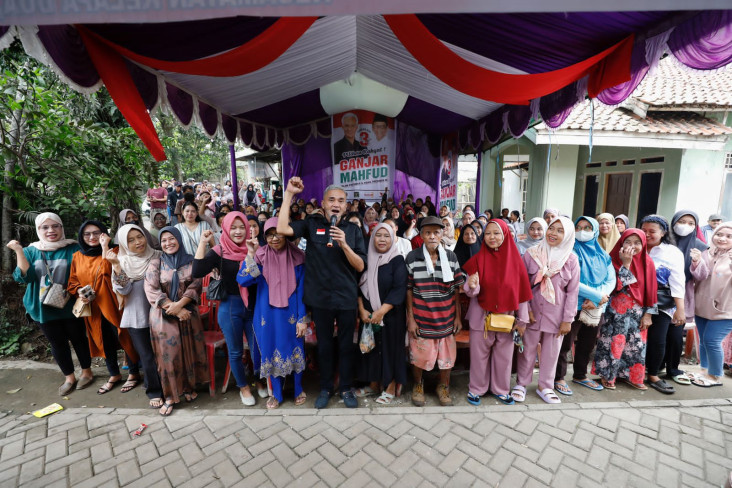 Lewat Bazar Sembako...