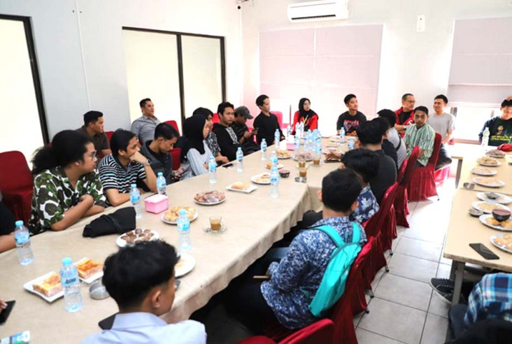 Bertemu Relawan Jokowi,...