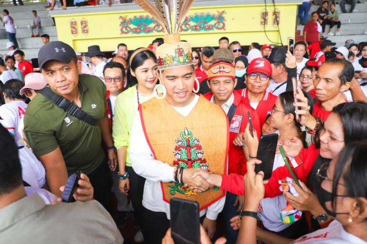 Momen Kaesang Senam...