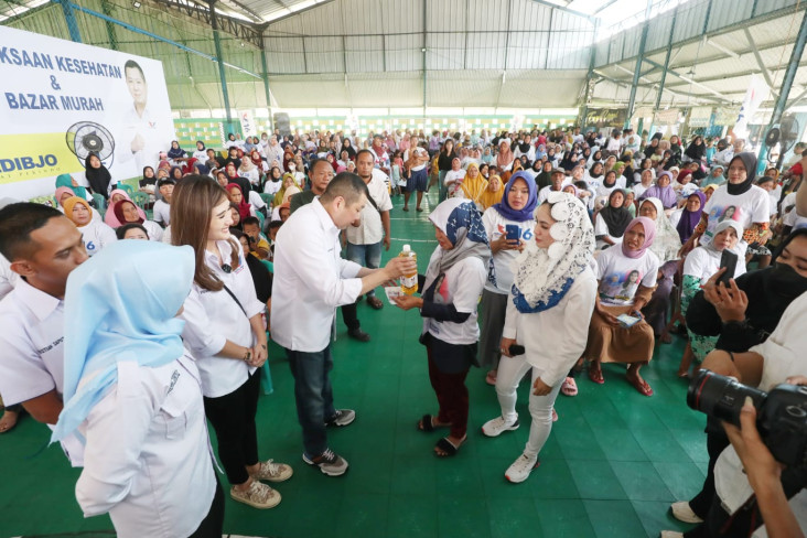 Bazar Sembako, Partai...